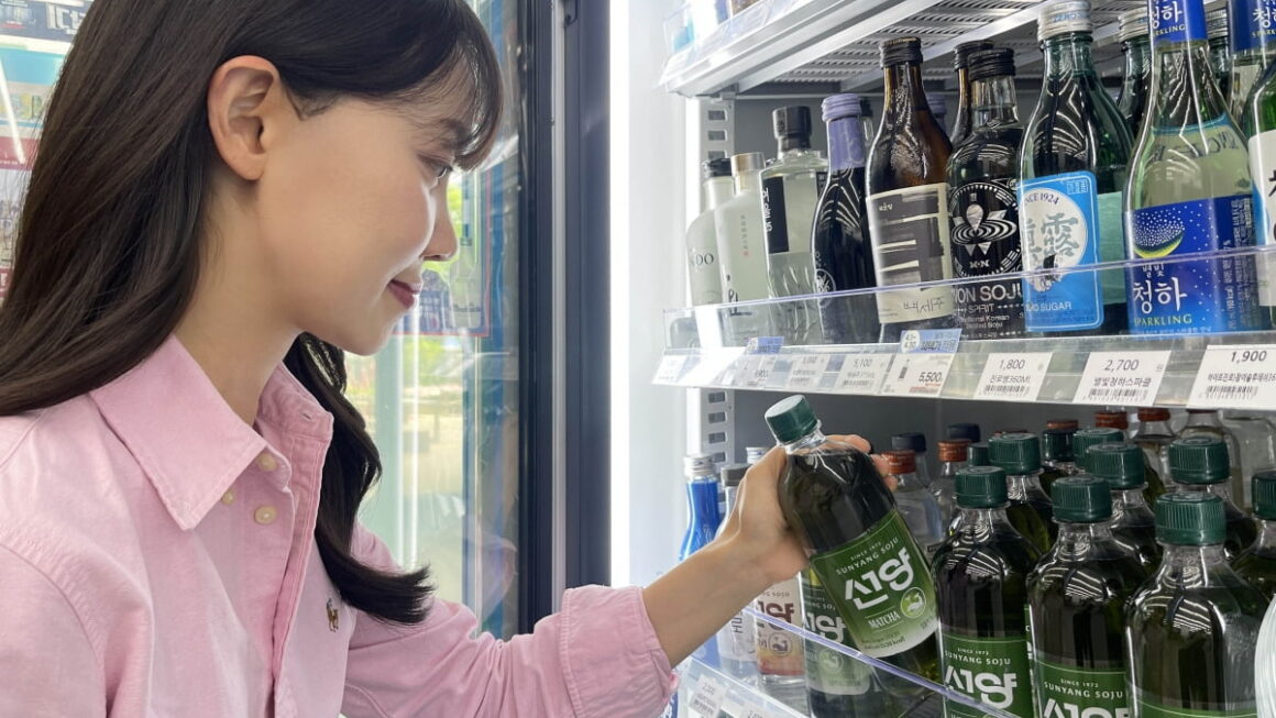 [뉴스] 말차 넣은 소주 나왔다…선양소주, GS25에 선양 말차 출격