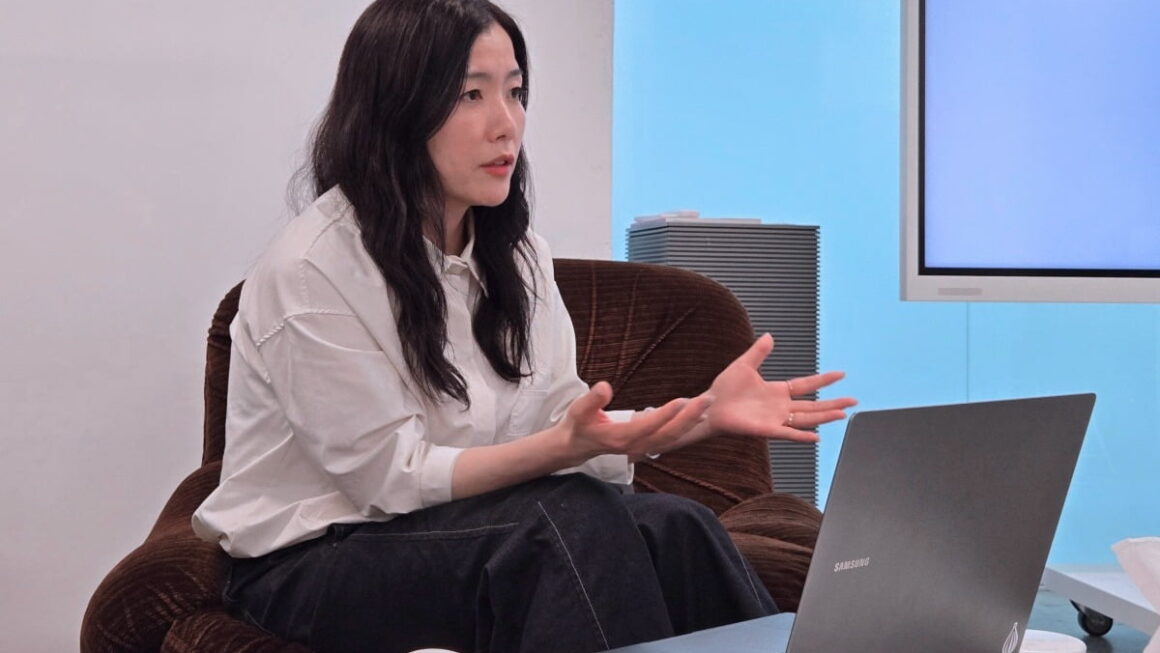 [뉴스] 5만원 안경 팔아 500억 번 회사…물 들어오는데 노 뺏겼어요