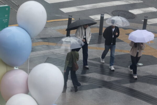 [뉴스] 전국 곳곳 비 소식…중부 내륙엔 우박도