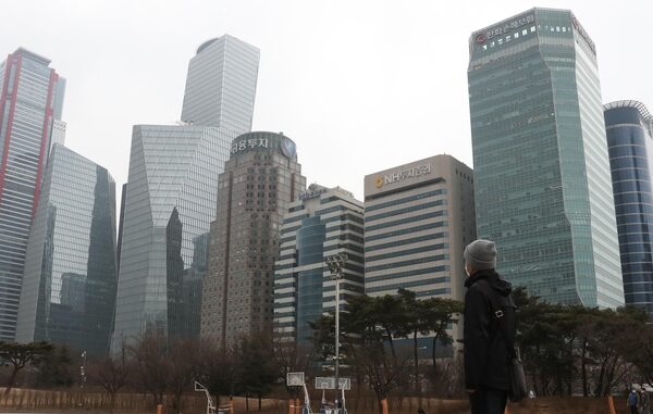 [뉴스] “이러다 나만 거지” “먹은 돈 토해낼라”…7천피에 더 불안해진 개미들