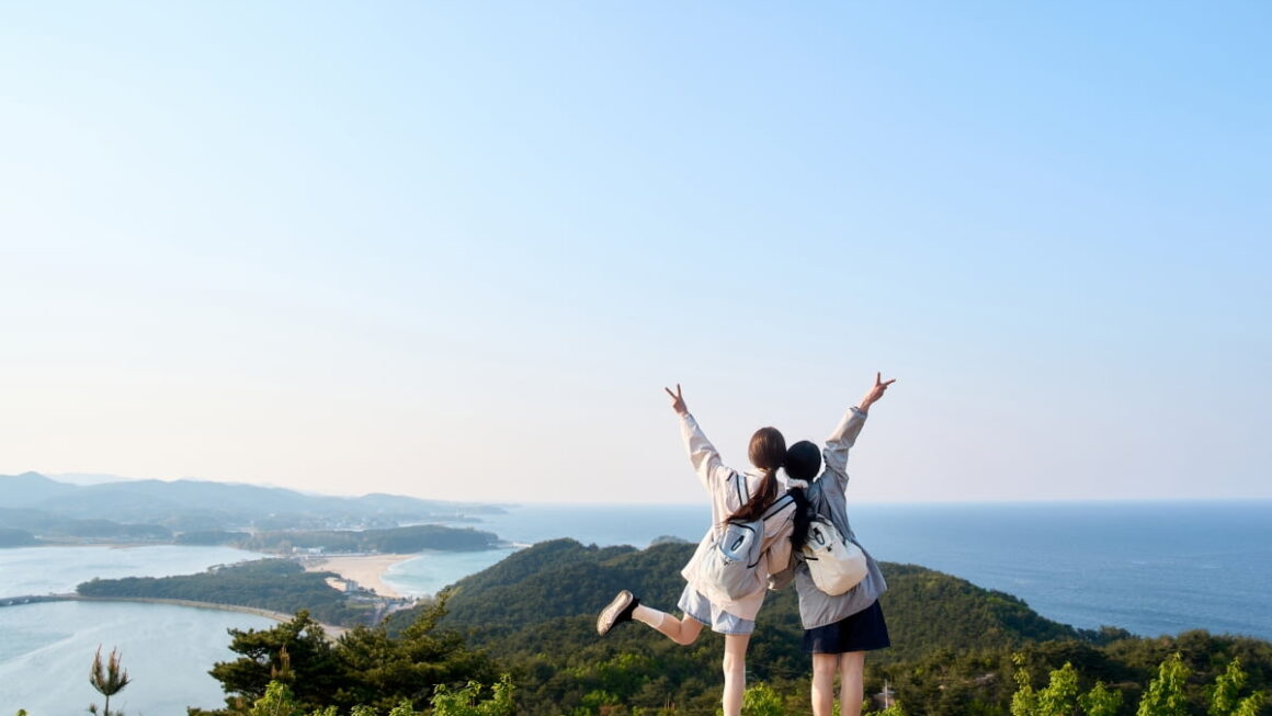 [뉴스] 요즘 명동 누가 가요…외국인들 배낭 메고 몰려든 곳