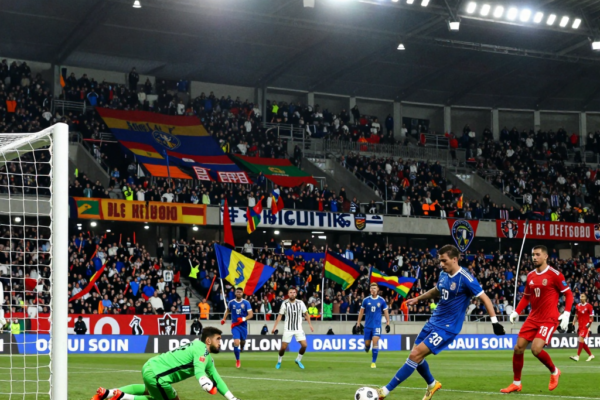 PSG, 아스널 꺾고 챔피언스리그 2연패 달성! 승부차기 드라마의 전말