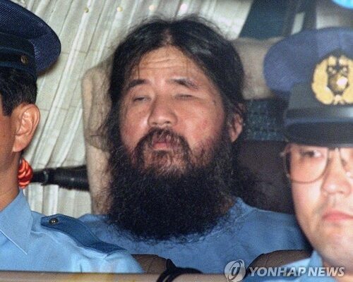 [뉴스] “옴진리교 테러 악몽 소환”…일본 도심 한복판서 ‘최루액’ 살포로 20여명 병원행