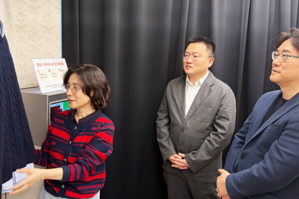 [뉴스] 잘못 깊이 반성…무신사 대표단, 박종철센터 찾아 재차 사과