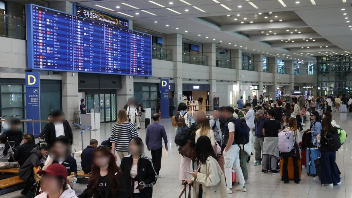 [뉴스] 4월 외국인 200만명 또 왔다…10명 중 8명은 이것 목적