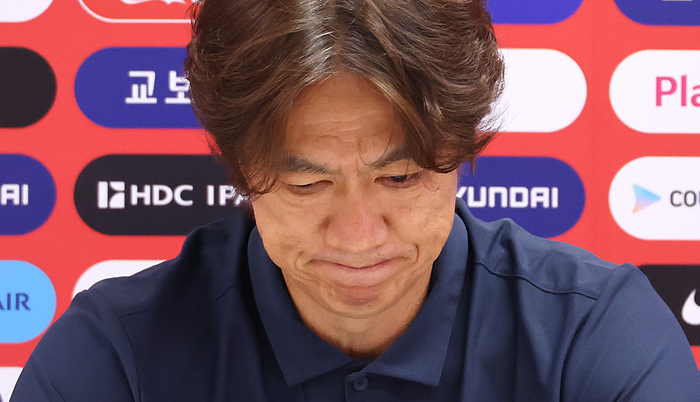 [뉴스] “역대 최하 순위”…두번째 지휘봉 잡은 홍명보, 12년전 악몽 되풀이