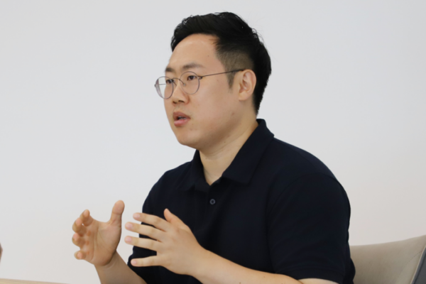[뉴스] “코스피 1만 짤 고민 중입니다”…취준생도 홀린 여의도 밈 장인의 정체 [여의도란도란]