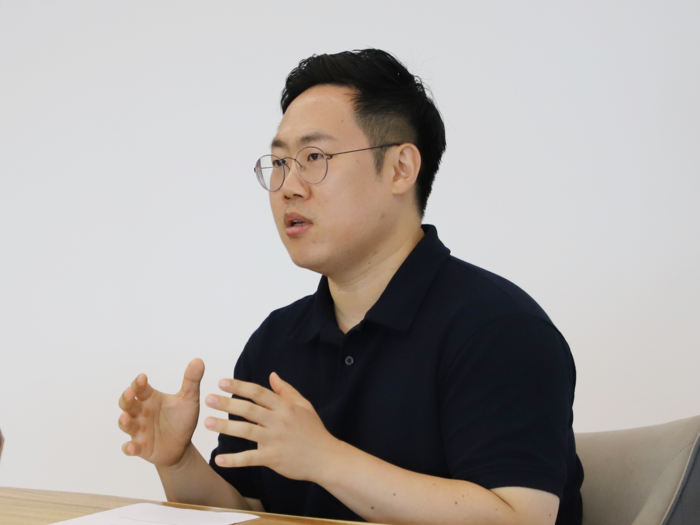 [뉴스] “코스피 1만 짤 고민 중입니다”…취준생도 홀린 여의도 밈 장인의 정체 [여의도란도란]