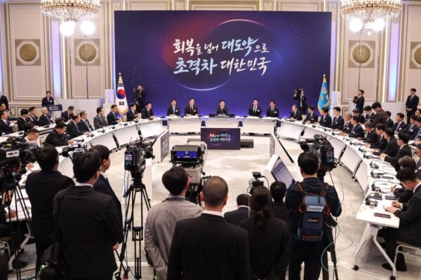 [뉴스] 엔비디아 꺾었다 한국 스타트업 초격차에 李대통령도 주목