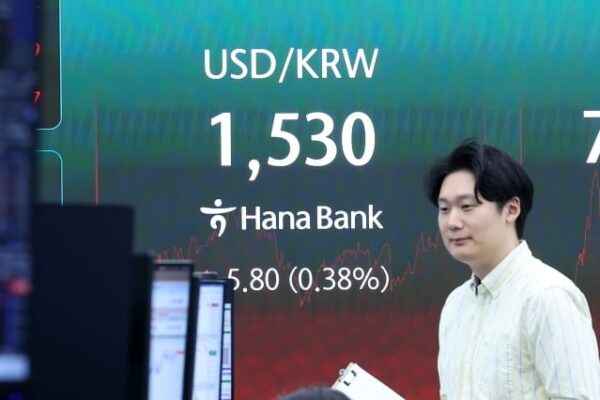 [뉴스] 환율 고공행진 지속… 정부 수출 대금 즉시 환전·해외유보금 국내로