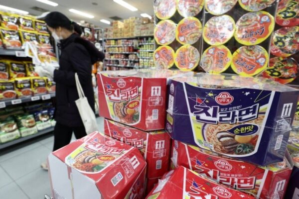 [뉴스] 오뚜기, 가격 인상 얼마나 됐다고…컵라면 담기도 겁나네