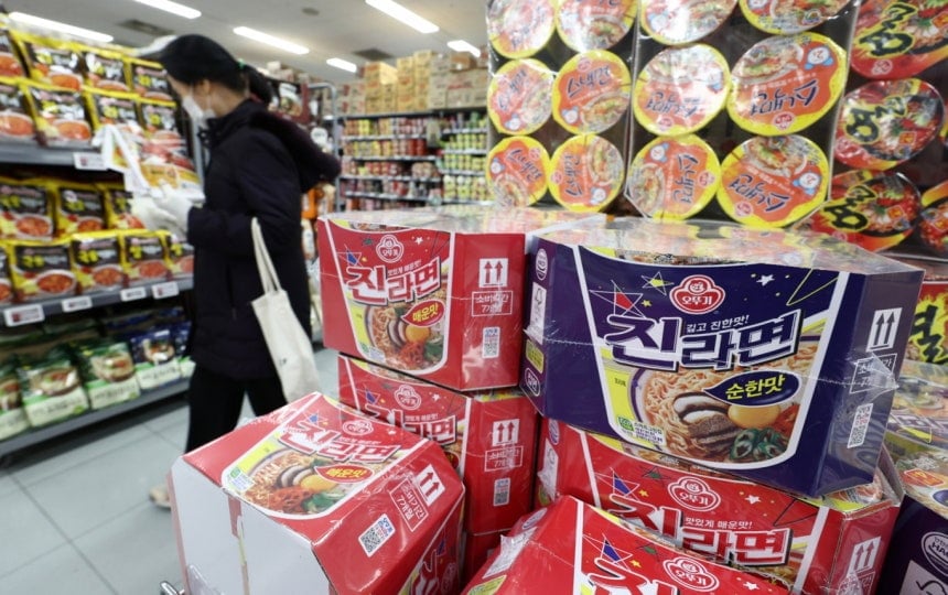[뉴스] 오뚜기, 가격 인상 얼마나 됐다고…컵라면 담기도 겁나네