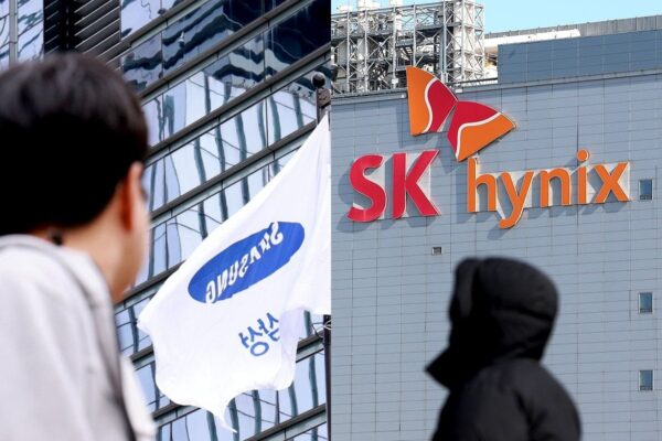 [뉴스] 삼전닉스 쩐의전쟁 더 세진다…쪼개는 삼성, 뭉치는 SK