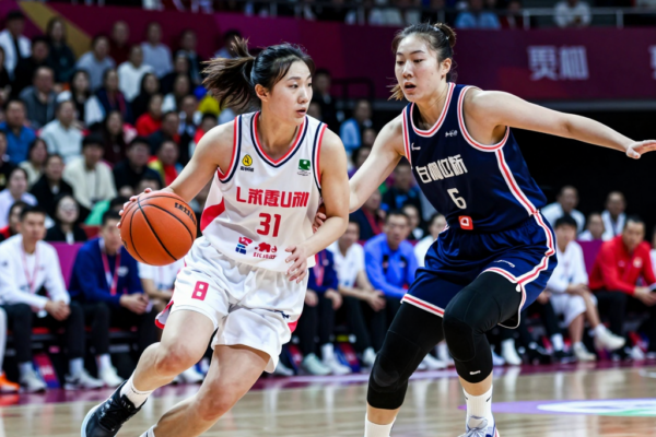 Caitlin Clark vs Paige Bueckers, WNBA 최대 빅매치 완벽 분석