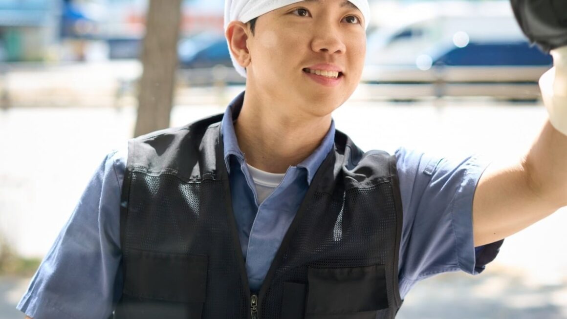 [뉴스] 월급쟁이보다 낫네…유리창 닦는 30대 월수입에 깜짝