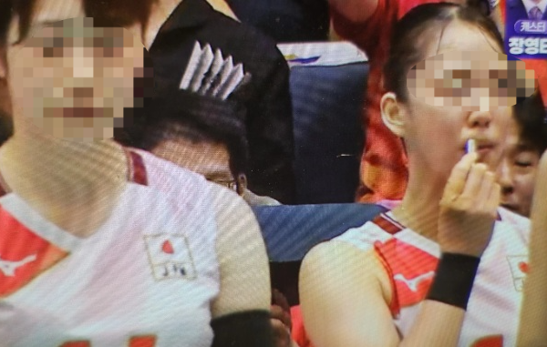 [뉴스] “립스틱 바르는게 중요하냐”…중국에 참패 일본 여자배구, 비난 폭주