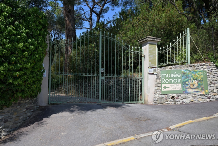 [뉴스] 전기톱 들고 침입…프랑스서 르누아르 명화 도난 대참사