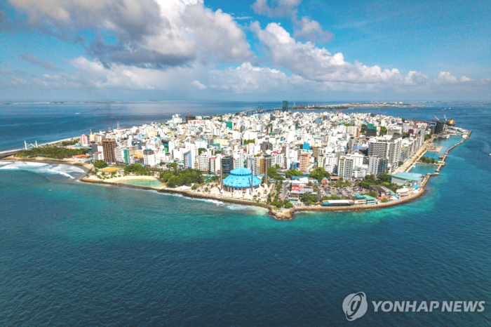 [뉴스] ‘신혼여행 성지’ 이 나라가 어쩌다…외신 “러시아 제재 피하는 물품 거점 역할”