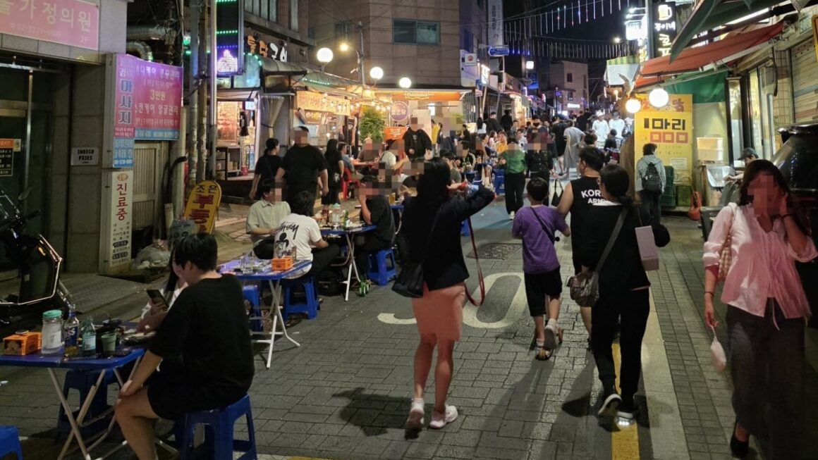 [뉴스] 요즘 날씨엔 무조건 가야죠…야장에 취한 직장인들