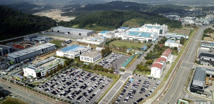 [뉴스] 삼성전기, ‘6조원대’ 생산 거점 투자 소식에 2%대 강세