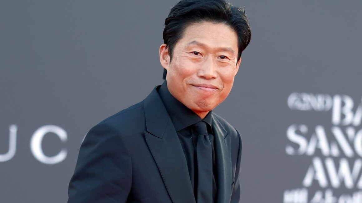 [뉴스] 유해진, 암살자(들) 논란 속 부일영화상 남우주연상…대리 수상