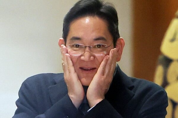 [뉴스] 이재용이 쓰면 다 팔려…삼성엔 돈 되는 총수가 있다