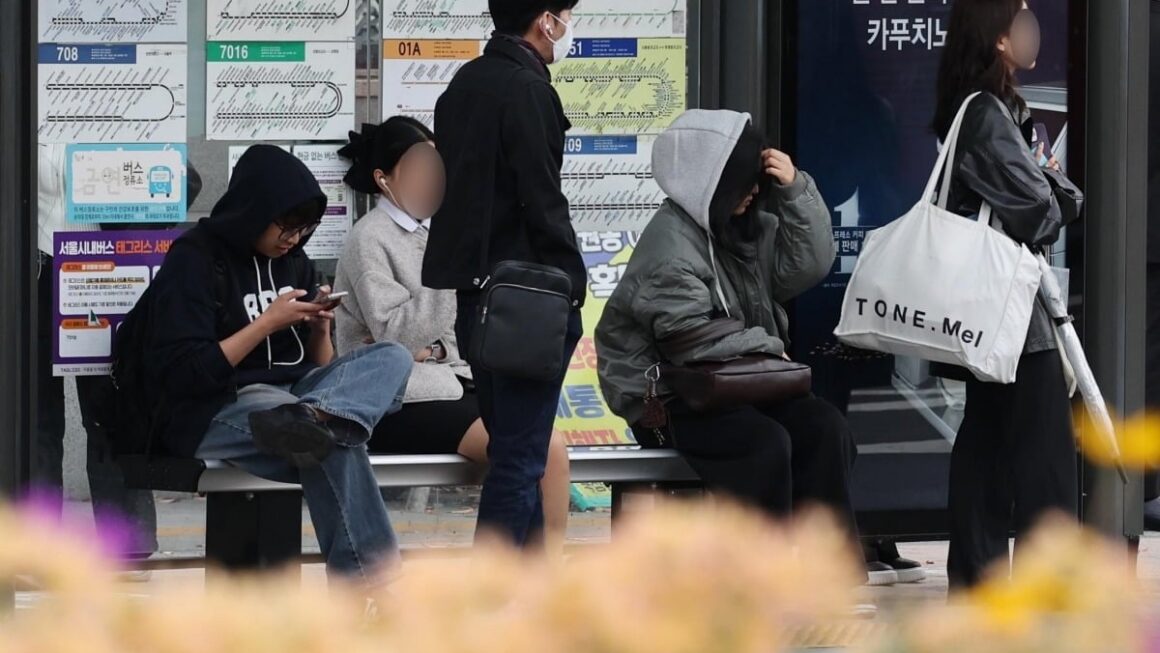 [뉴스] 출근길 전국 곳곳 비… 낮부터 체감온도 떨어지며 쌀쌀