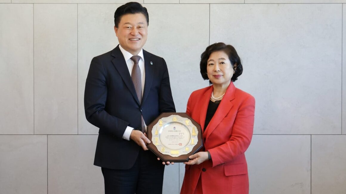 [뉴스] 현정은 현대그룹 회장, 충북도 명예도지사 재위촉