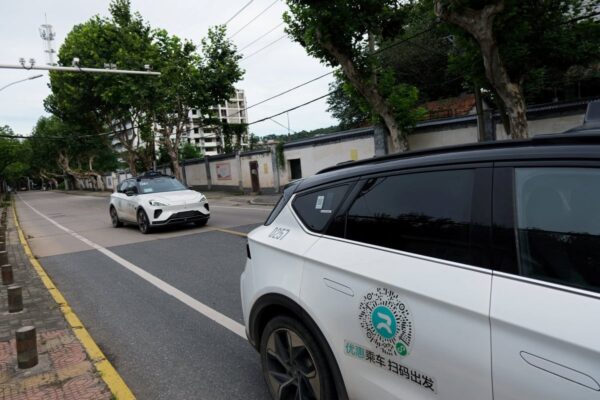[뉴스] 검색 제국 흔들리는 바이두…AI 클라우드·로보택시서 돌파구
