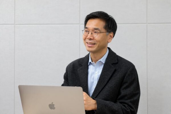[뉴스] 김진욱 마인드로직 대표 챗GPT·클로드 한곳에…AI 구독시장 바꿀 것