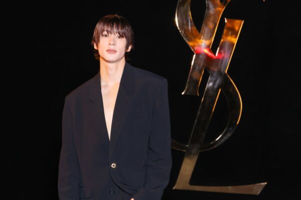 [뉴스] 라이즈 앤톤, 생 로랑 얼굴 됐다…파리 패션위크 접수